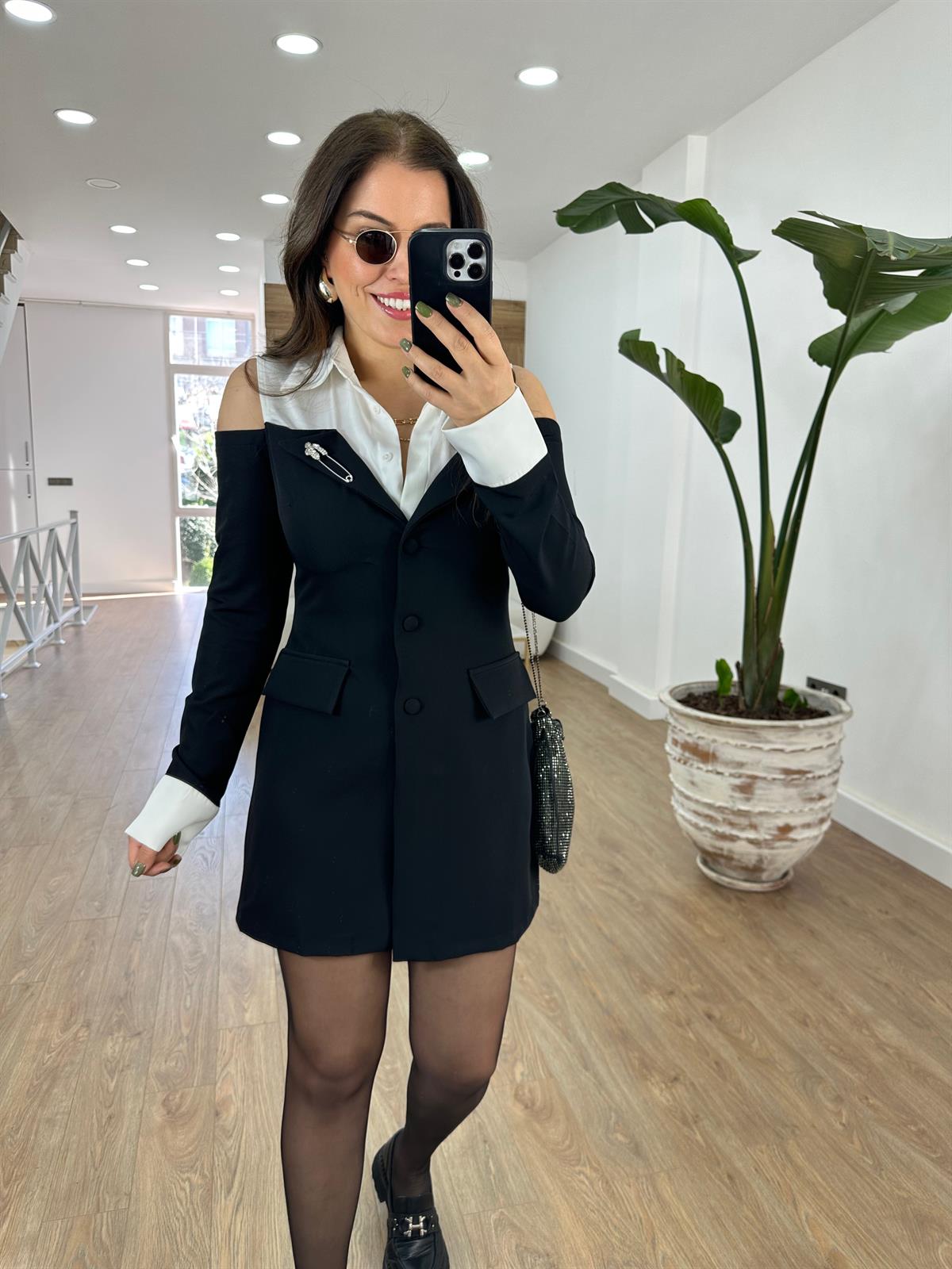 Saten Garnili Broşlu Tasarım Ceket Elbise