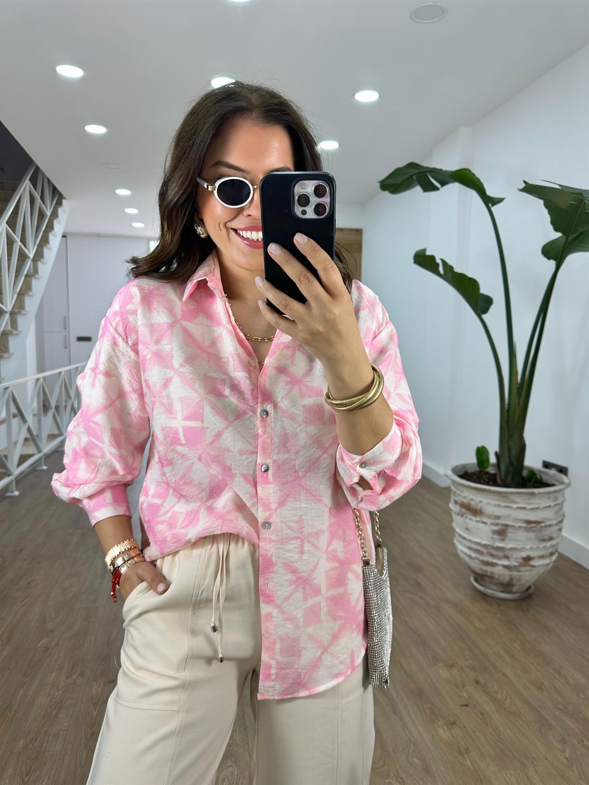 Sedef Düğmeli Renkli Tiril Gömlek-Pembe