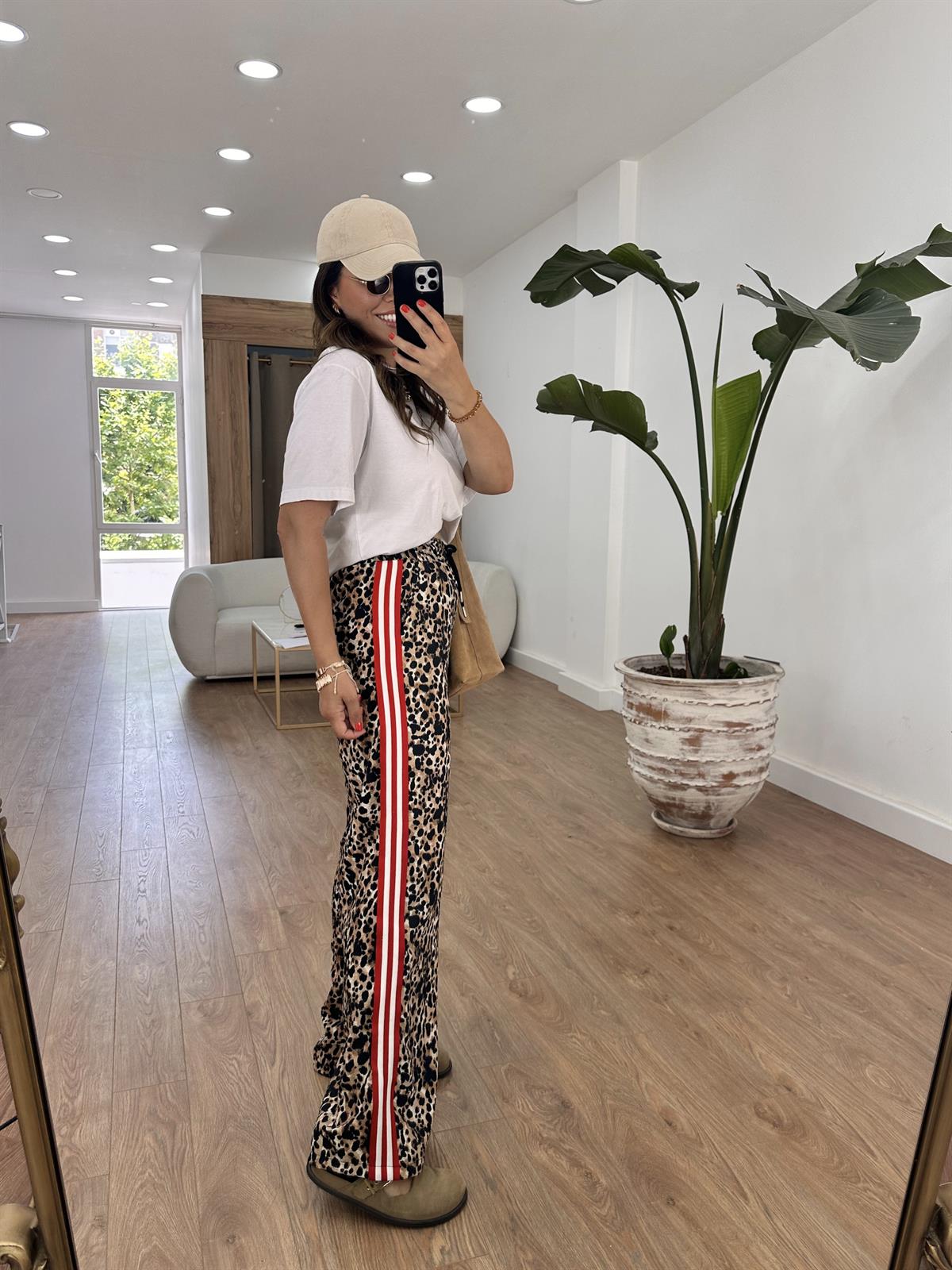 Şerit Detaylı Leopar Pantolon