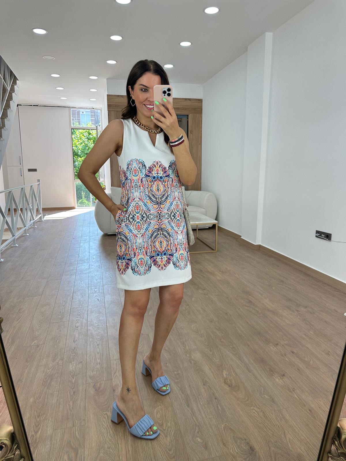 Sıfır kol Cepli Etnik Desen Elbise-Beyaz