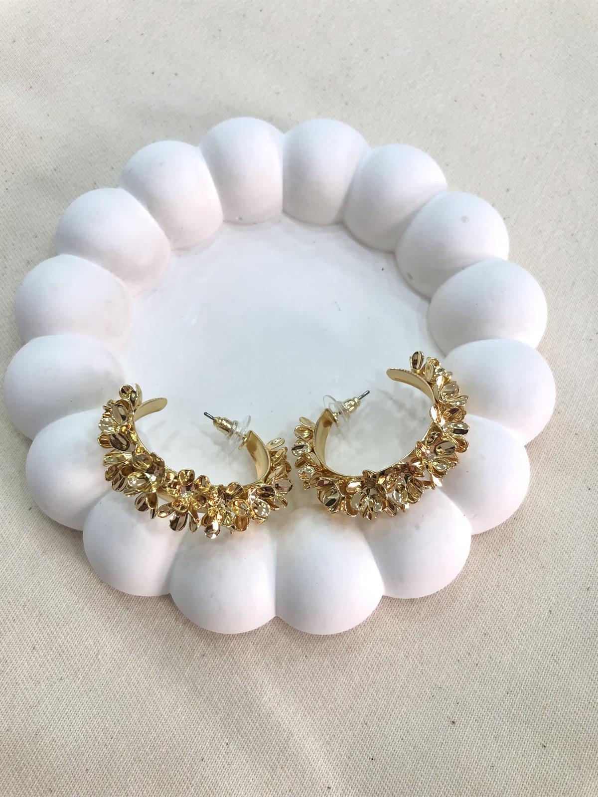 Sıralı Çiçek Tasarım Gold Küpe