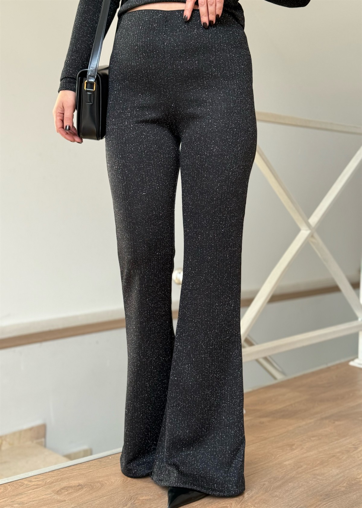 Sırt Dekolteli Parıltılı İspanyol Takım