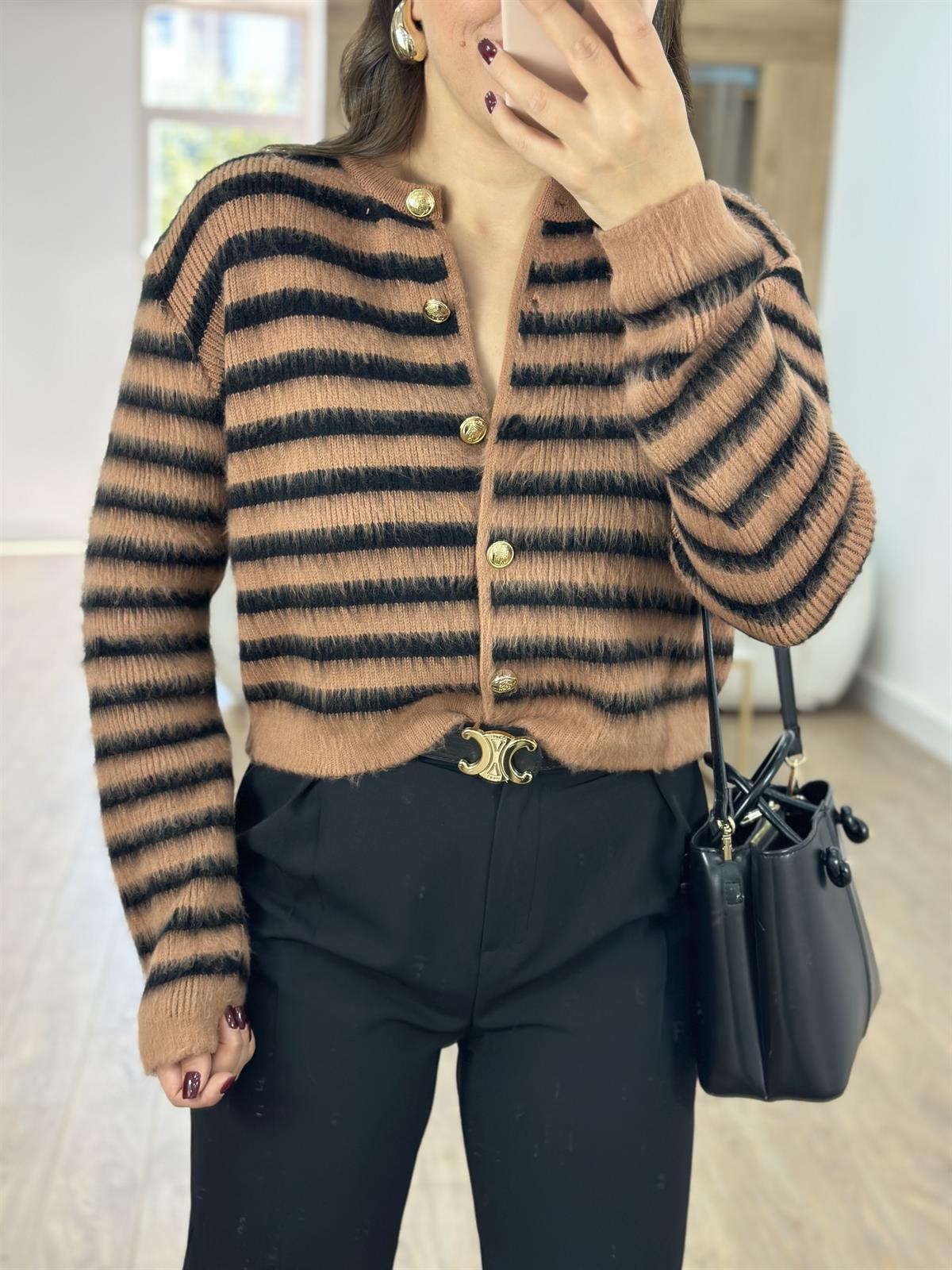 Siyah Çizgili Gold Düğmeli Tüylü Hırka