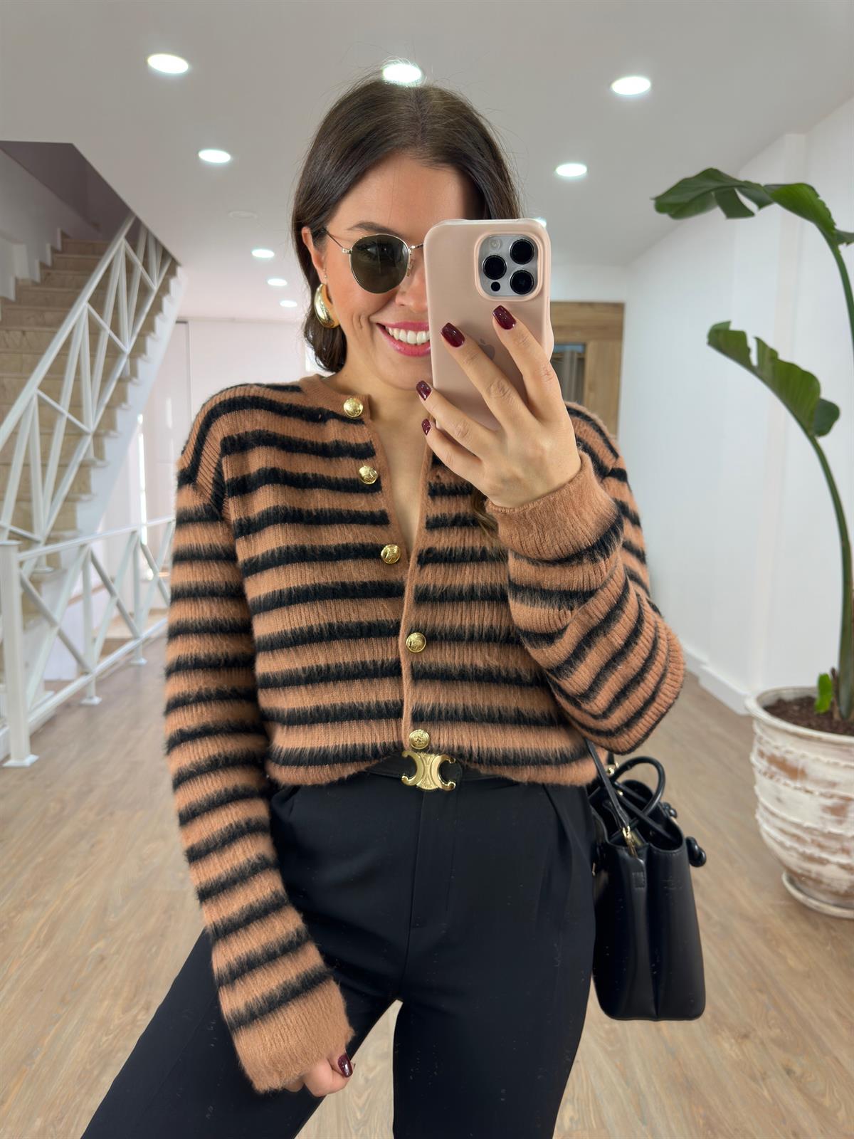 Siyah Çizgili Gold Düğmeli Tüylü Hırka