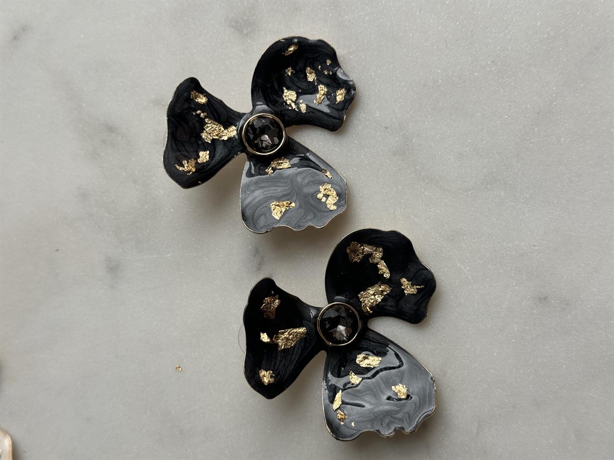 Siyah Gold Detay Siyah Taşlı Çiçek Tasarım Küpe 4,5cm