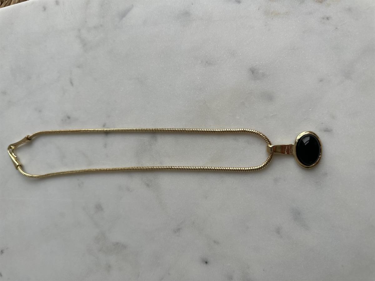 Siyah Taşlı Gold Kolye