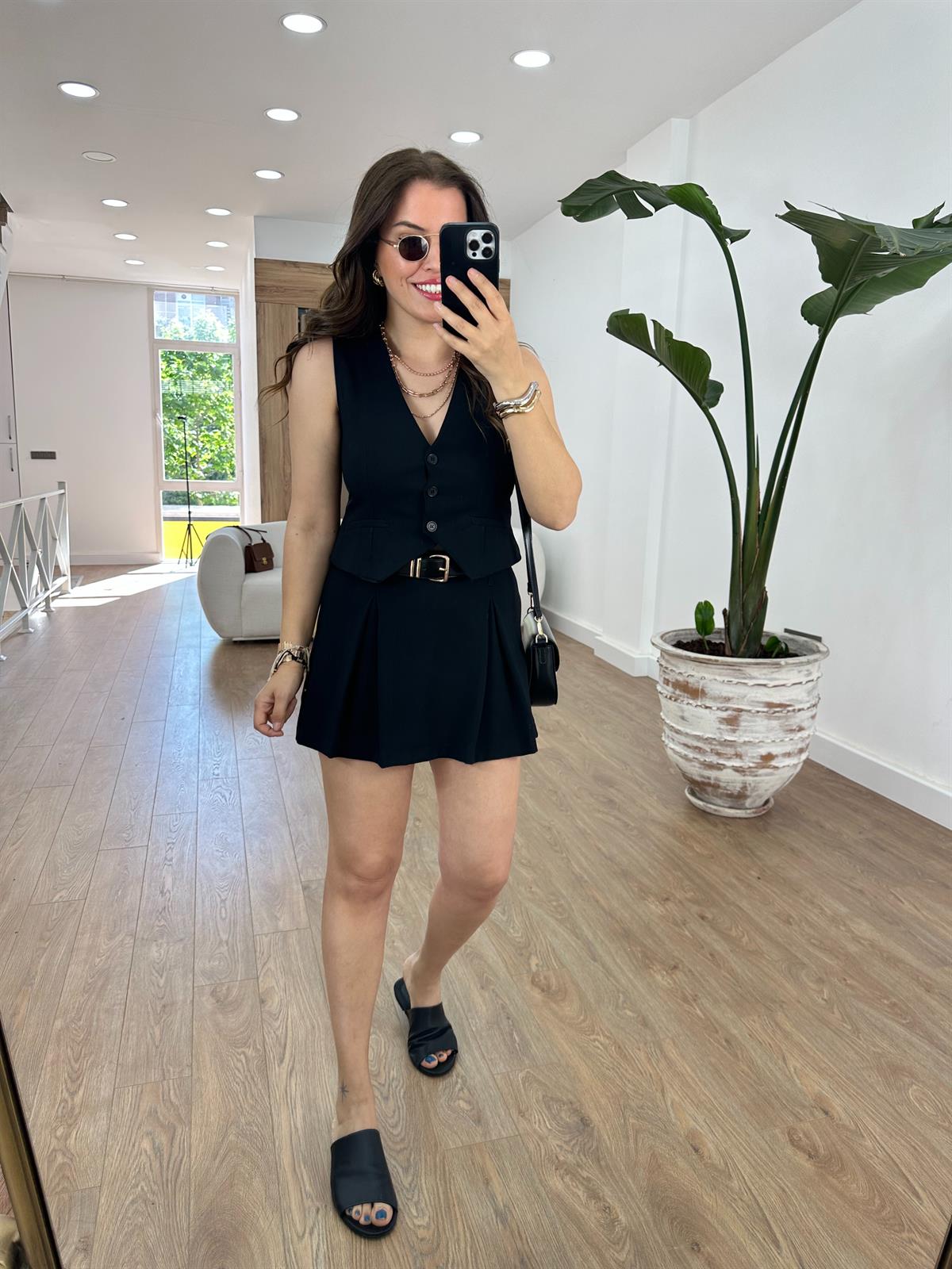 Şort Etekli Yelekli Takım