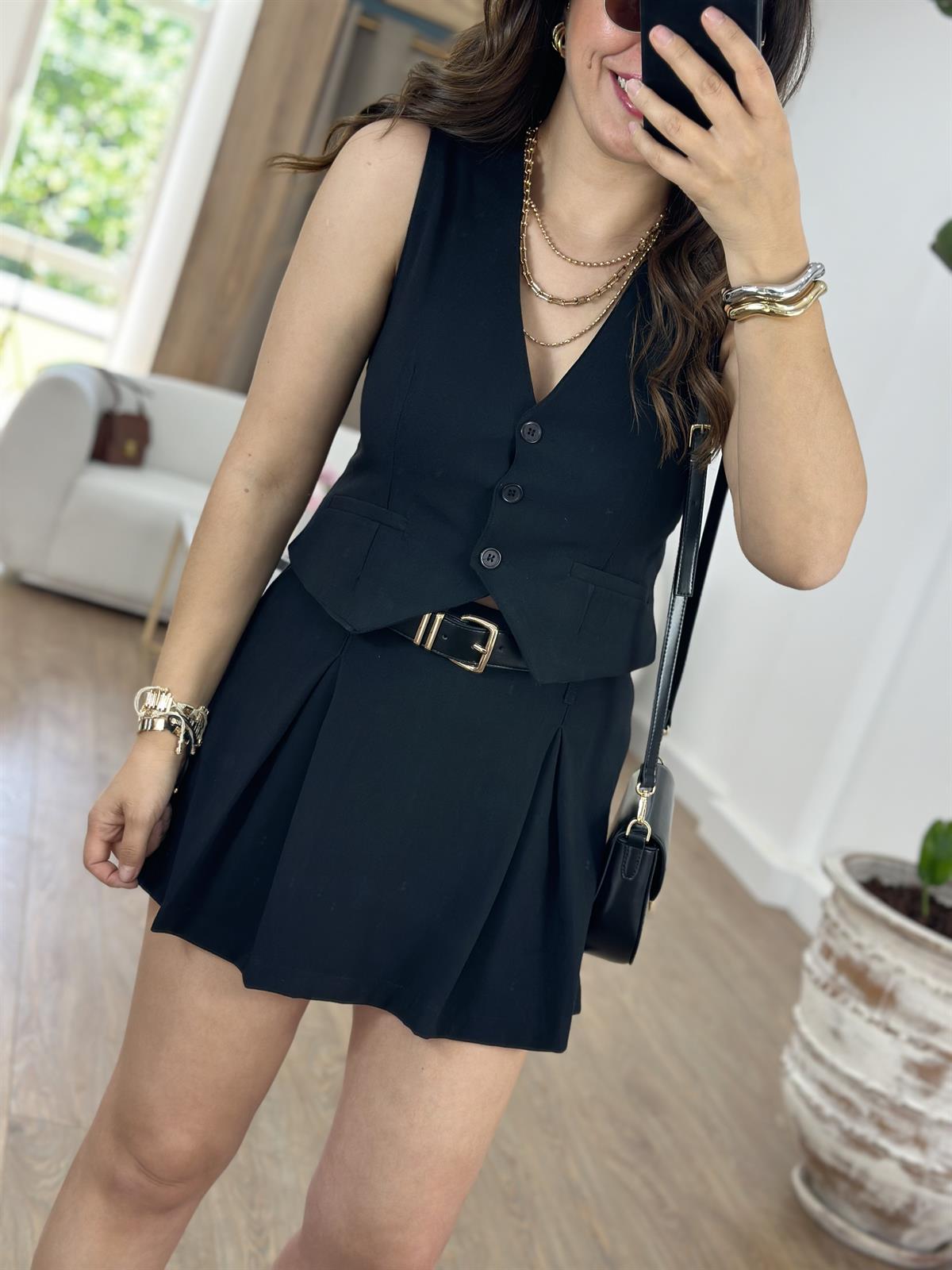 Şort Etekli Yelekli Takım