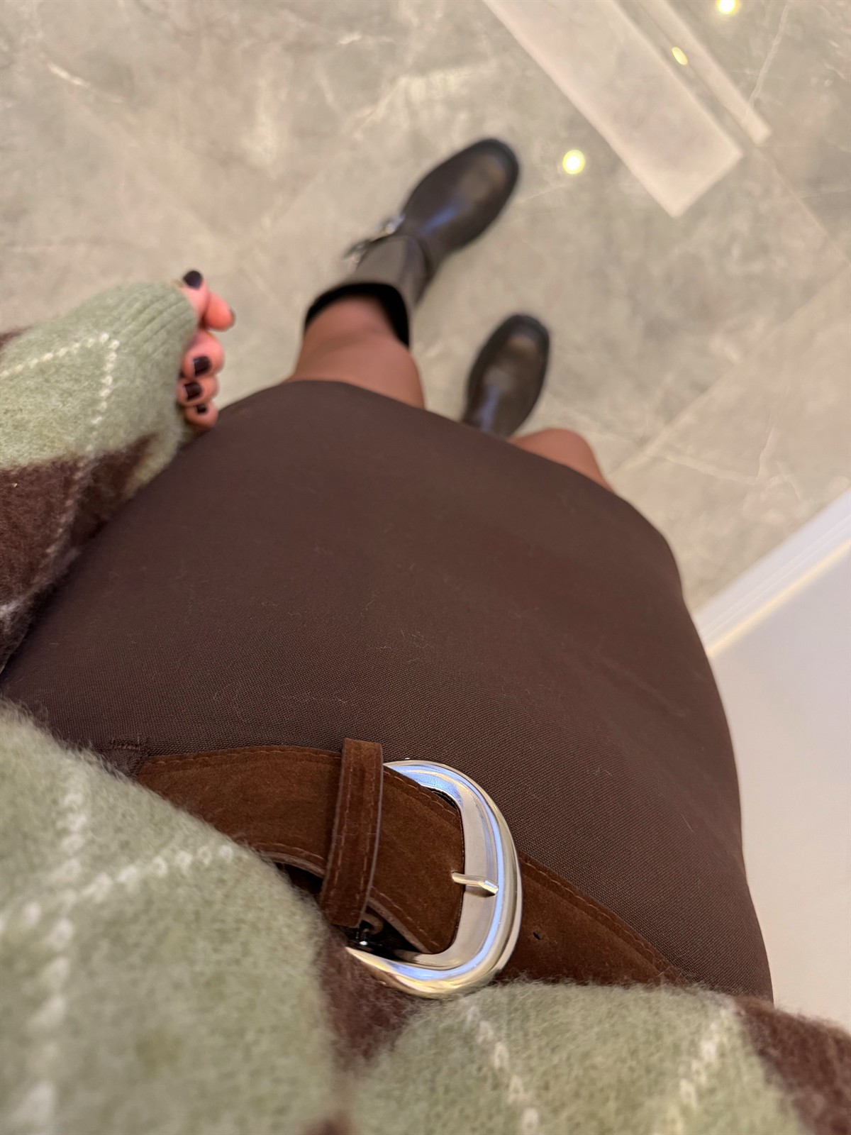 Süet Kemerli Mini Etek - Kahverengi