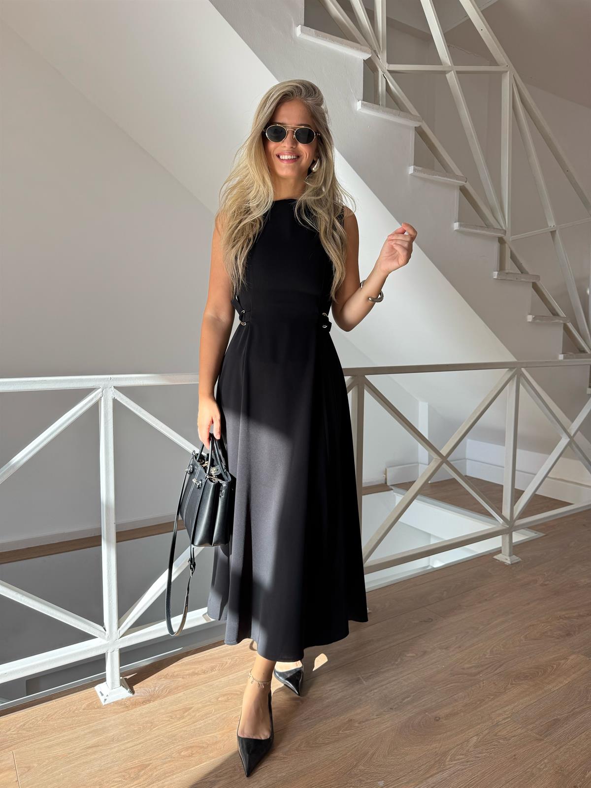 Süs Kemer Detaylı Midi Boy Elbise - Siyah