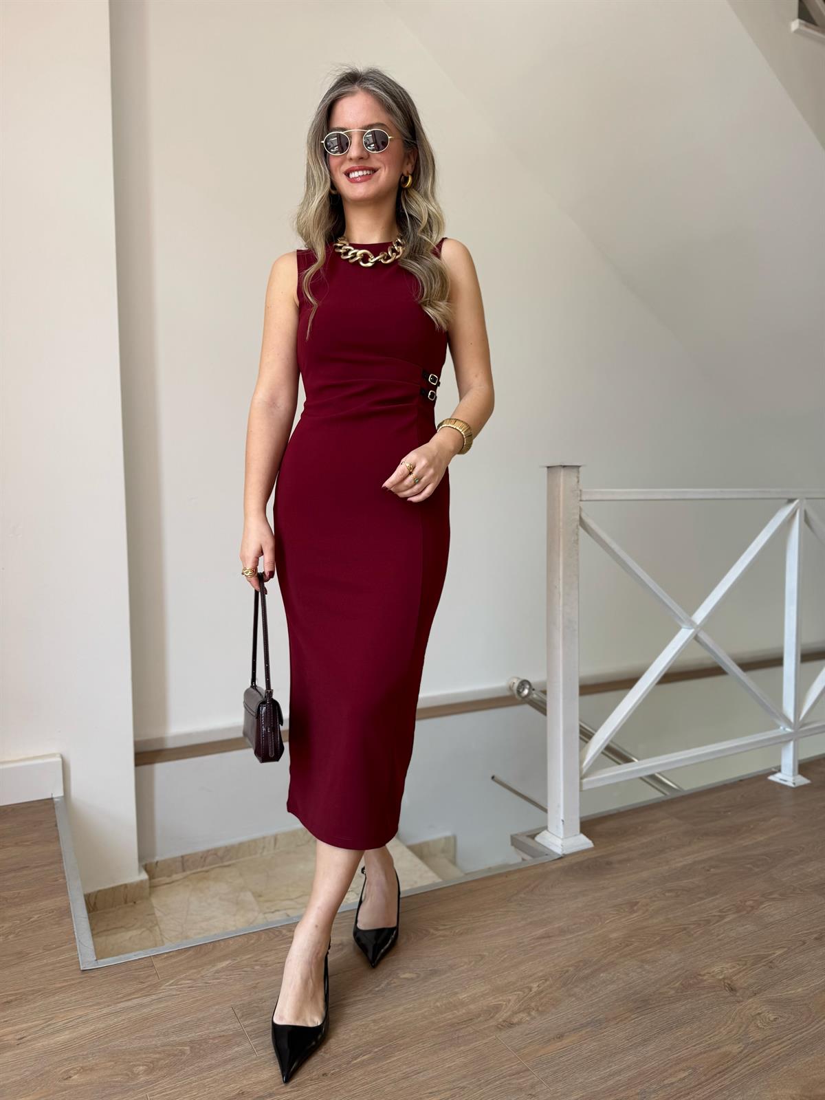 Süs Kemer Detaylı Sıfır Kol Elbise - Bordo