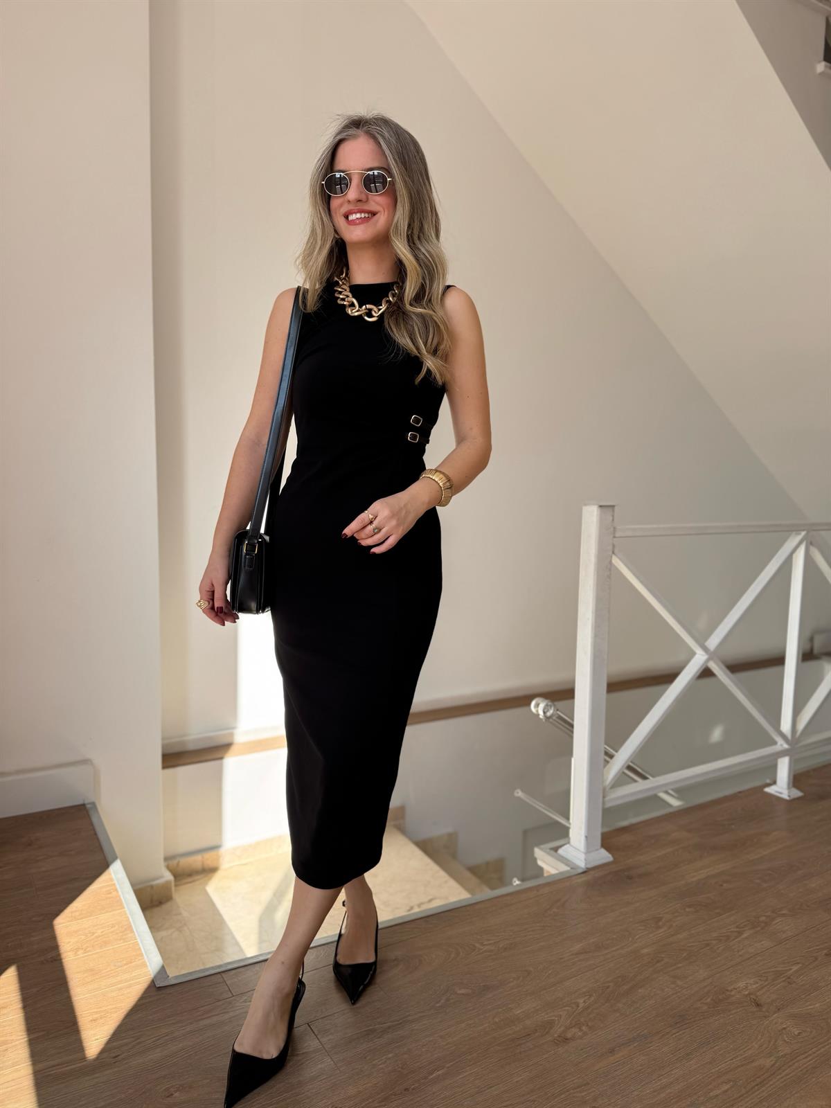 Süs Kemer Detaylı Sıfır Kol Elbise - Siyah