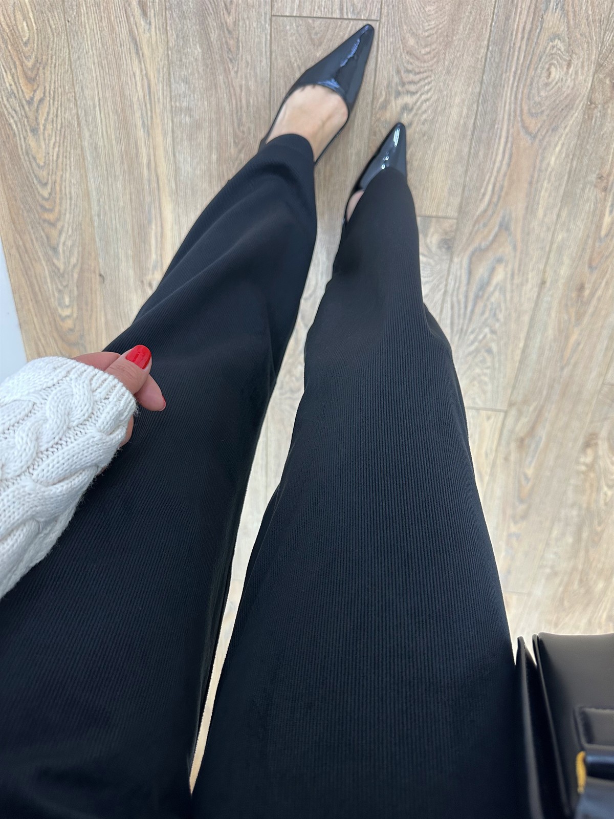 Süs Kemerli Kadife Pantolon - Siyah