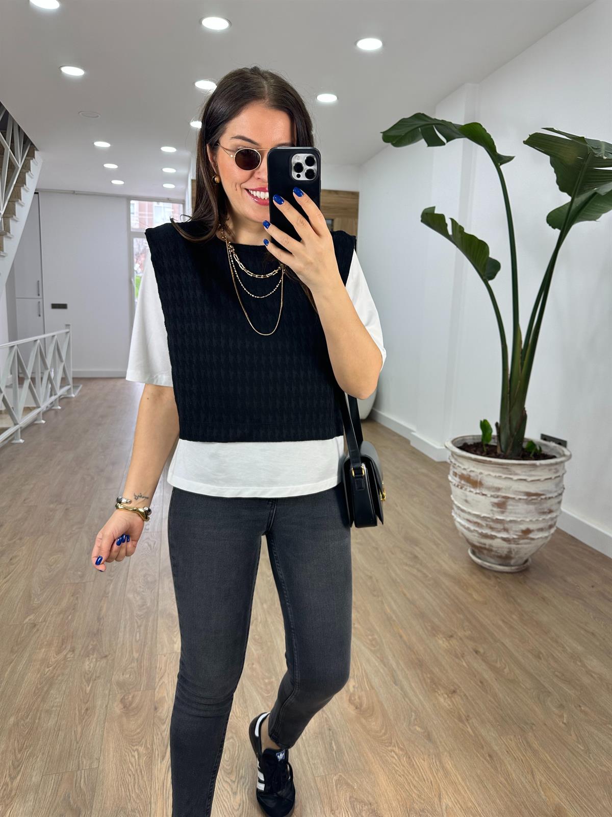 Süveter Görünümlü Vatkalı Basic Tişört