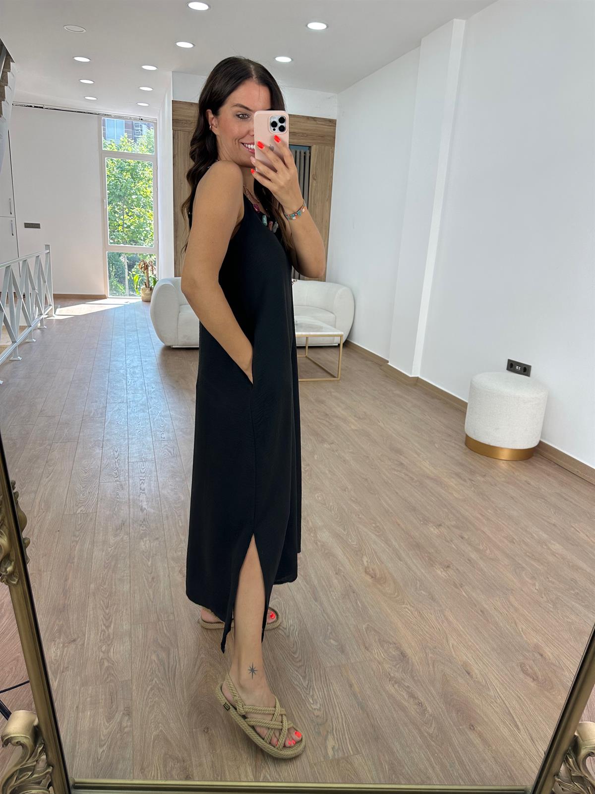 Taş Detaylı Askılı Keten Elbise-Siyah