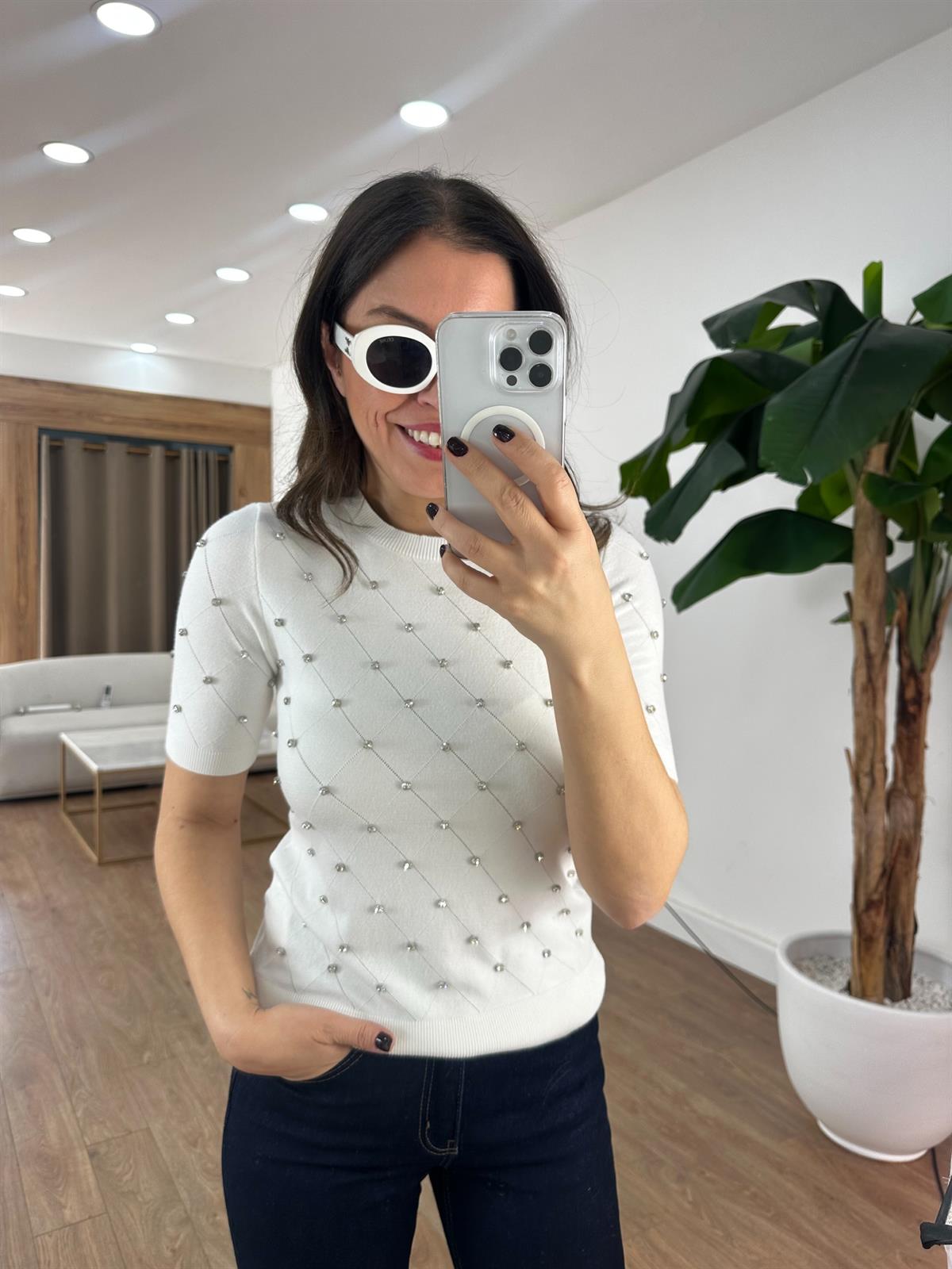 Taş Detaylı Triko - Beyaz