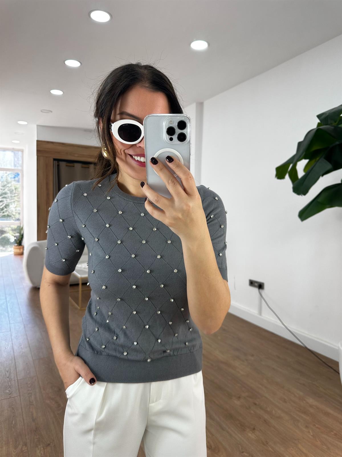 Taş Detaylı Triko - Gri