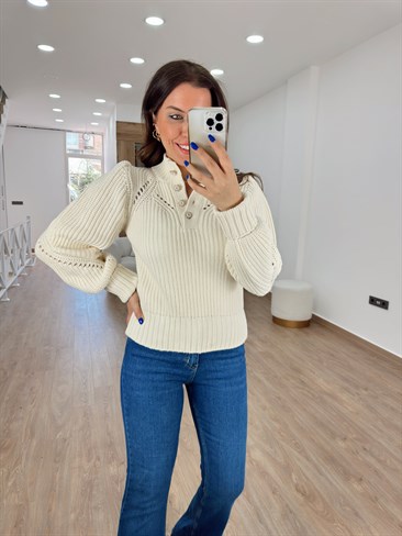 Taş Düğmeli Balon Kol Kazak-Krem