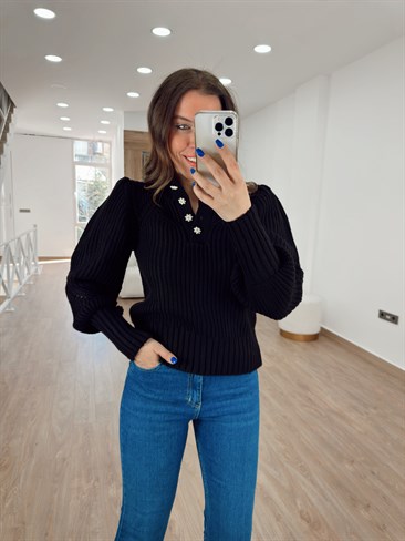 Taş Düğmeli Balon Kol Kazak-Siyah