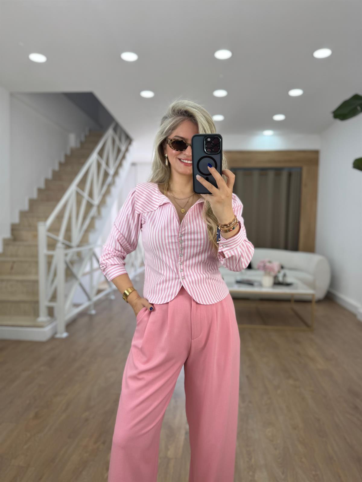 Taş Düğmeli Çizgili Gömlek-Pembe