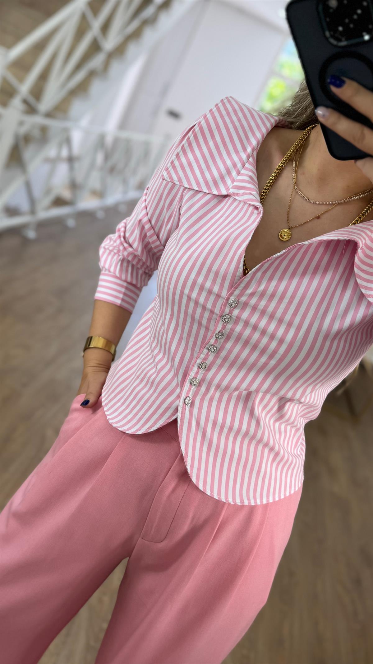 Taş Düğmeli Çizgili Gömlek-Pembe