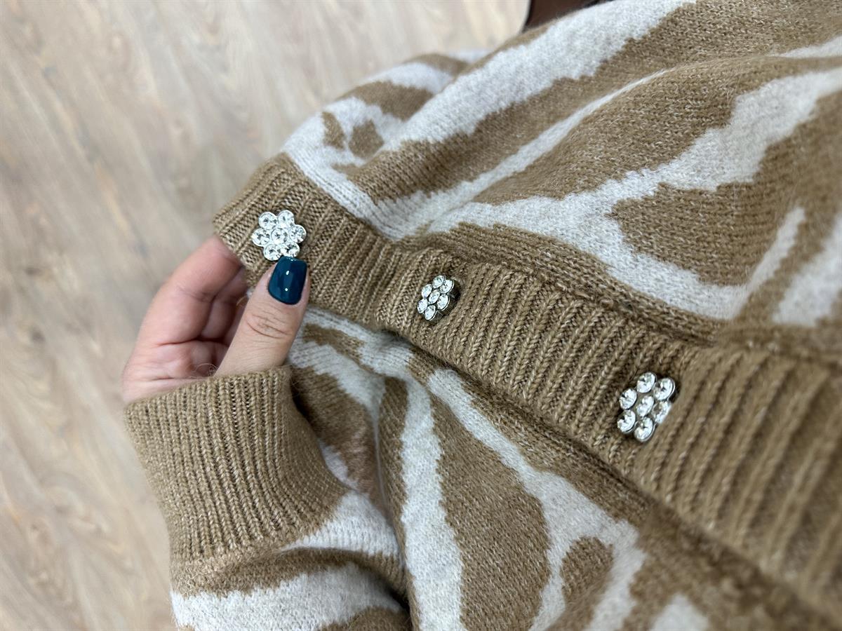 Taş Düğmeli Zebra Desen Hırka-Bej