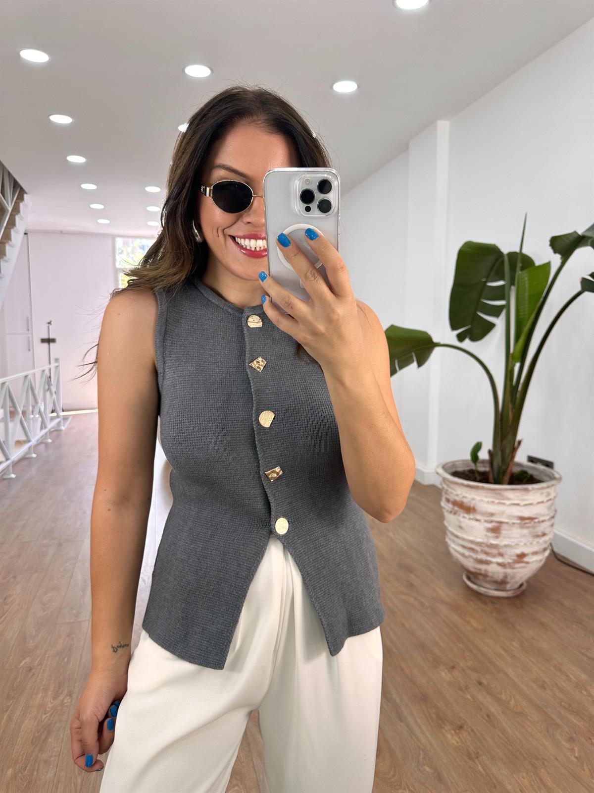 Tasarım Düğmeli Triko Yelek - Gri