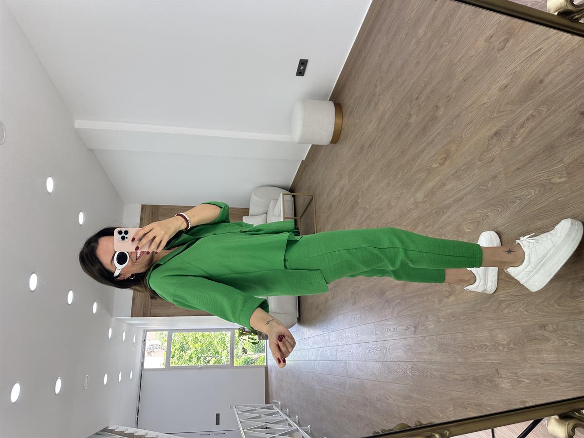 Tasarım Gömlekli Keten Takım-Yeşil