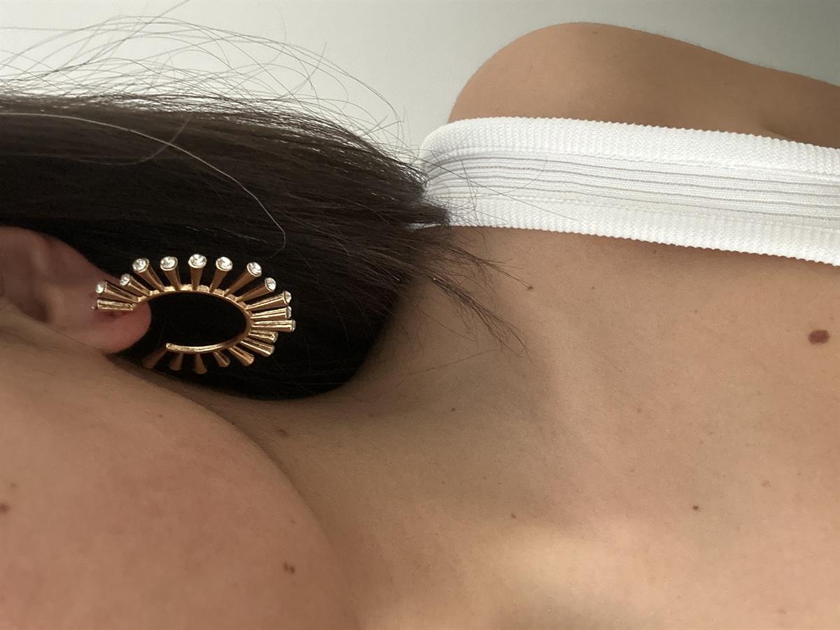 Taşlı Çubuklu Halka Gold Küpe 4cm