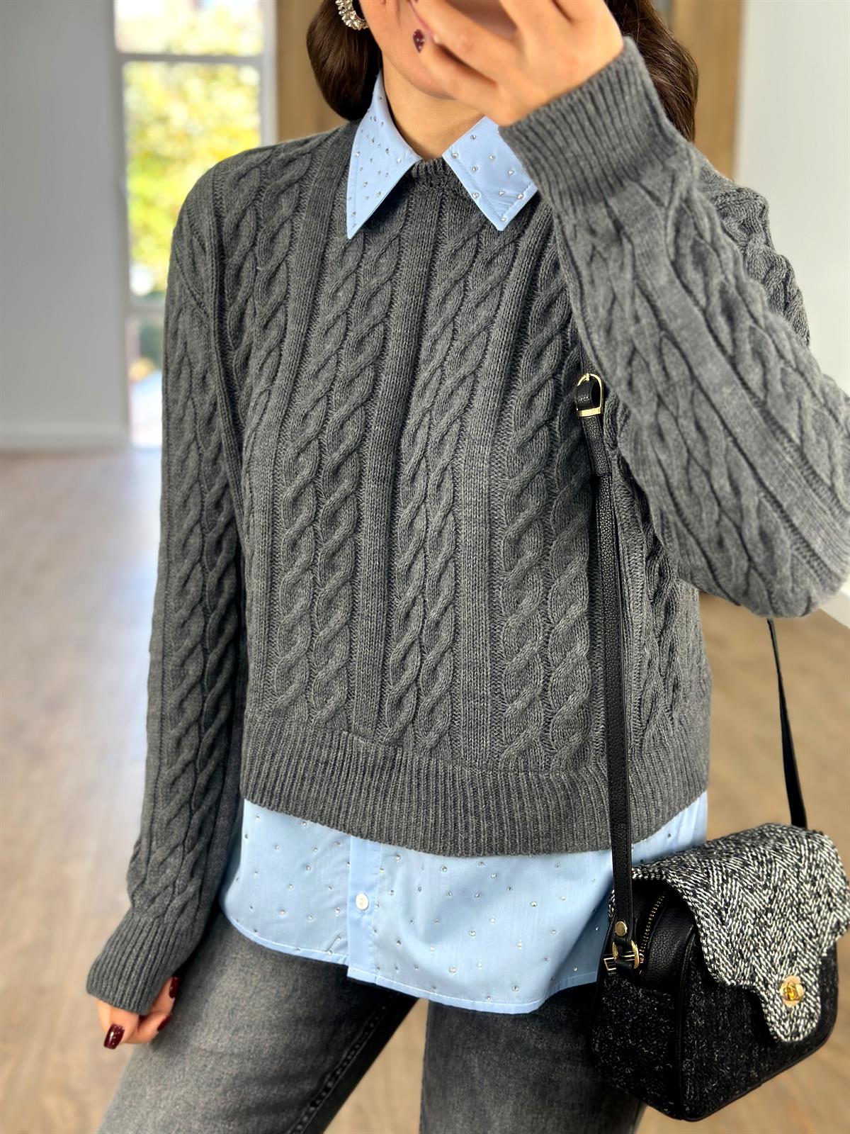 Taşlı Gömlek Garnili Triko Kazak