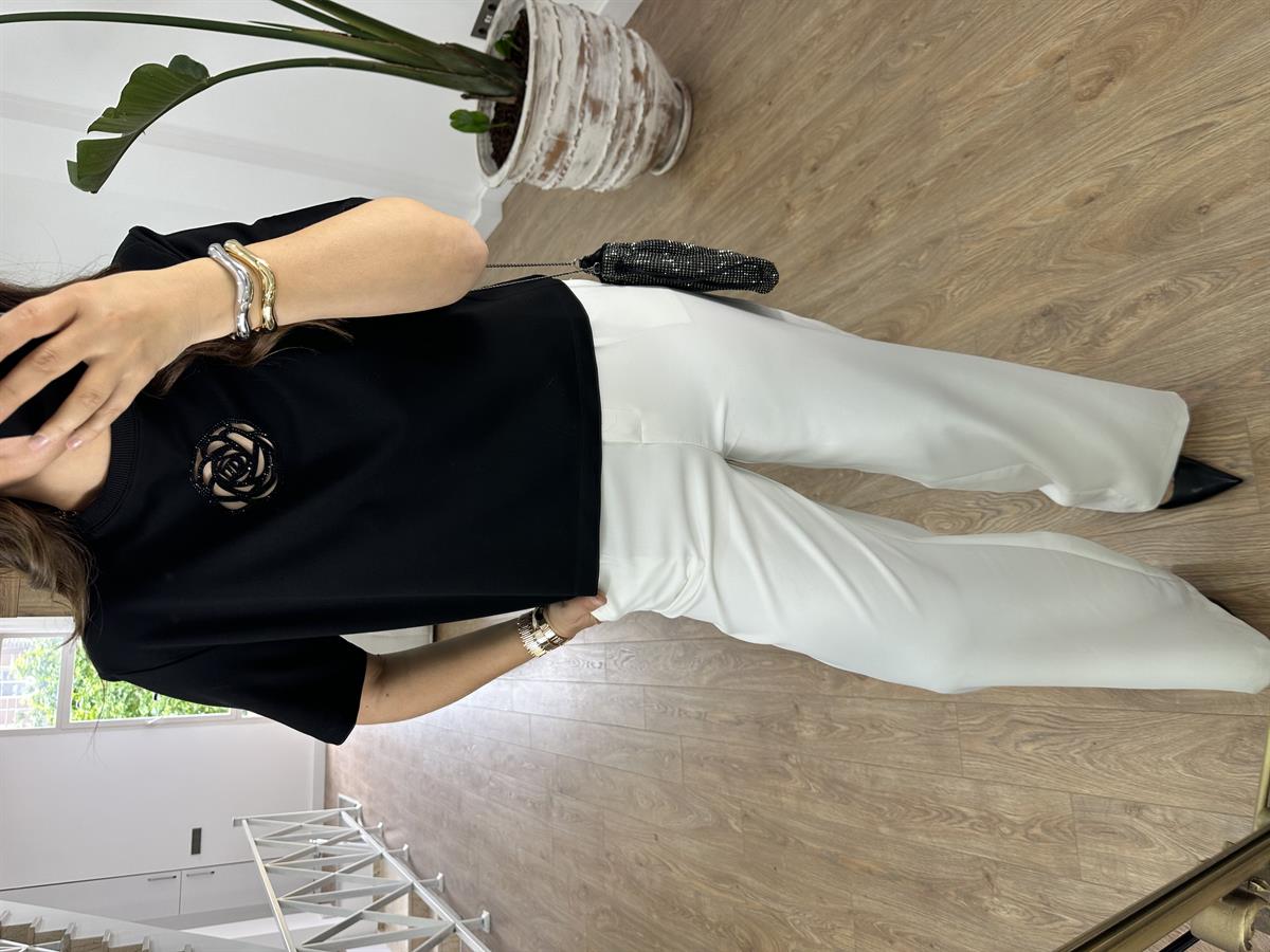 Taşlı Gül Desen Tişört