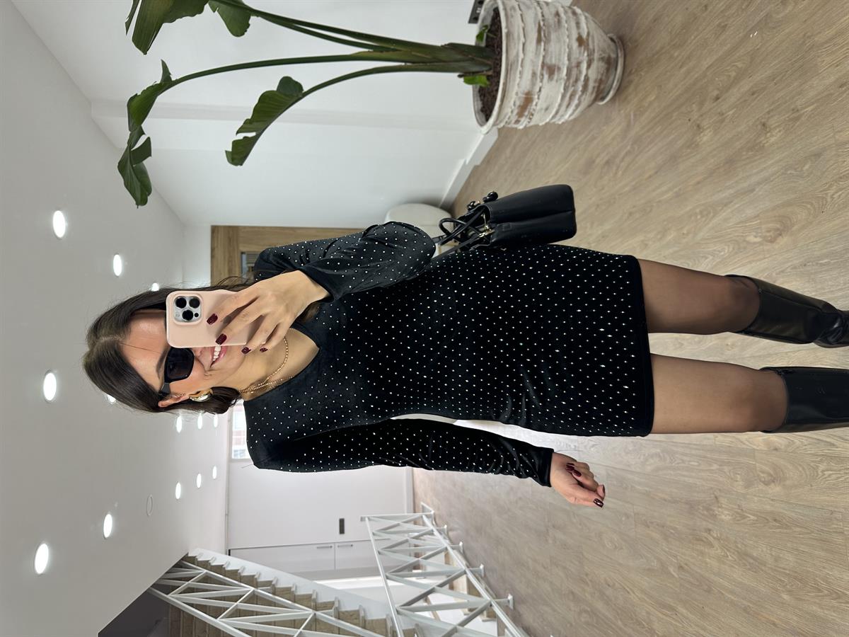 Taşlı Vatkalı Kadife Elbise