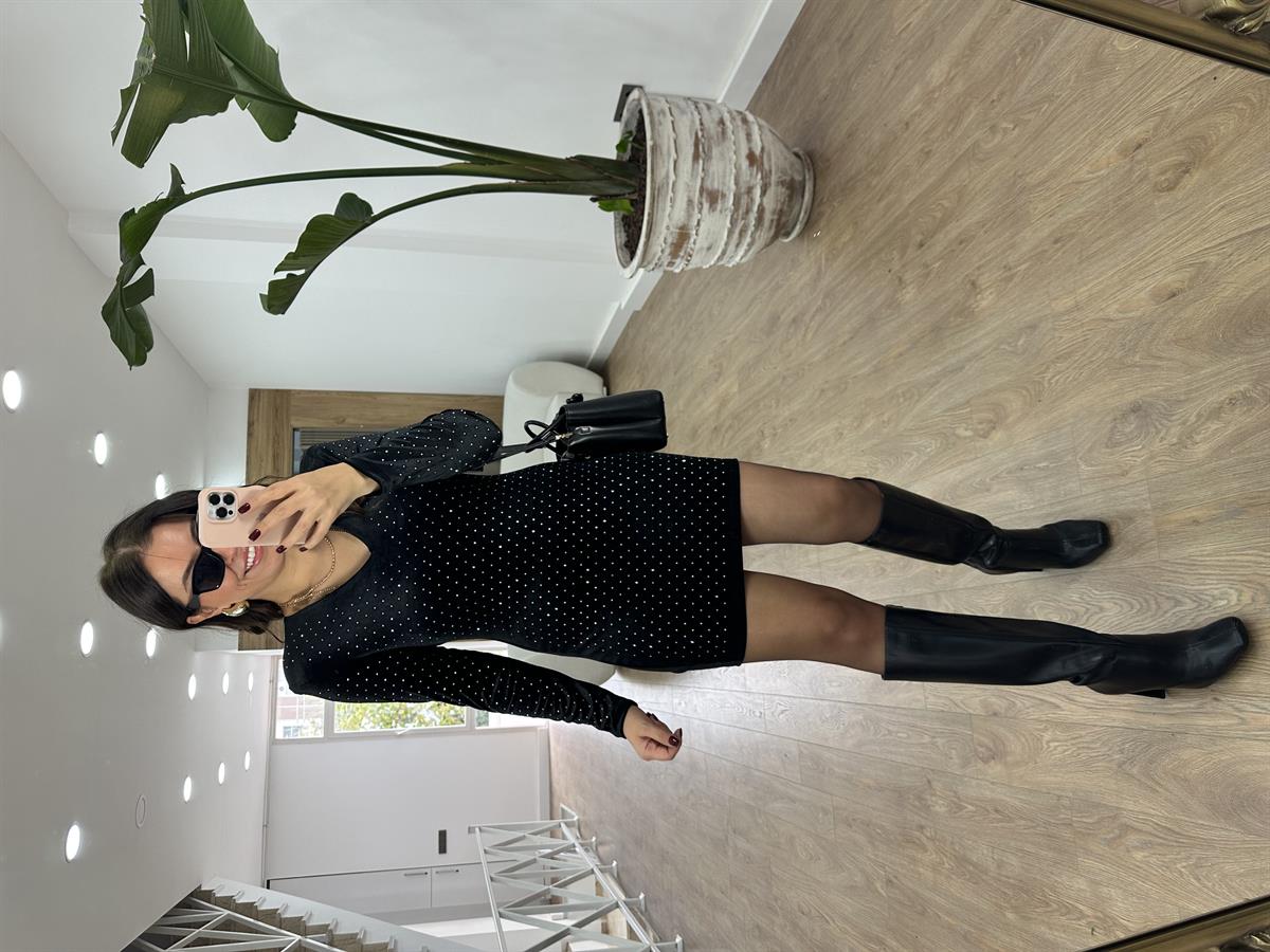 Taşlı Vatkalı Kadife Elbise