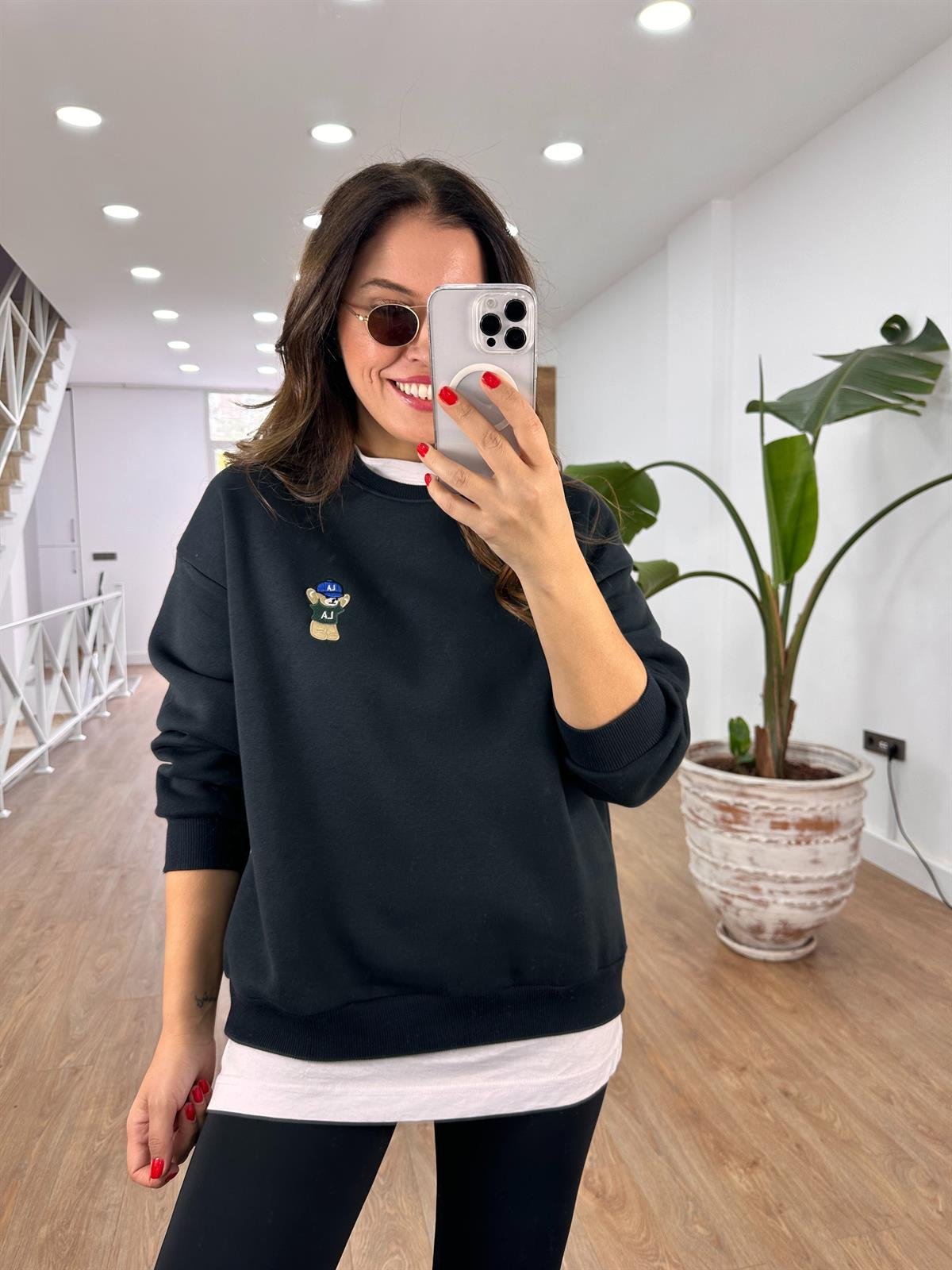 Teddy İşlemeli Şardonlu Swaetshirt - Siyah