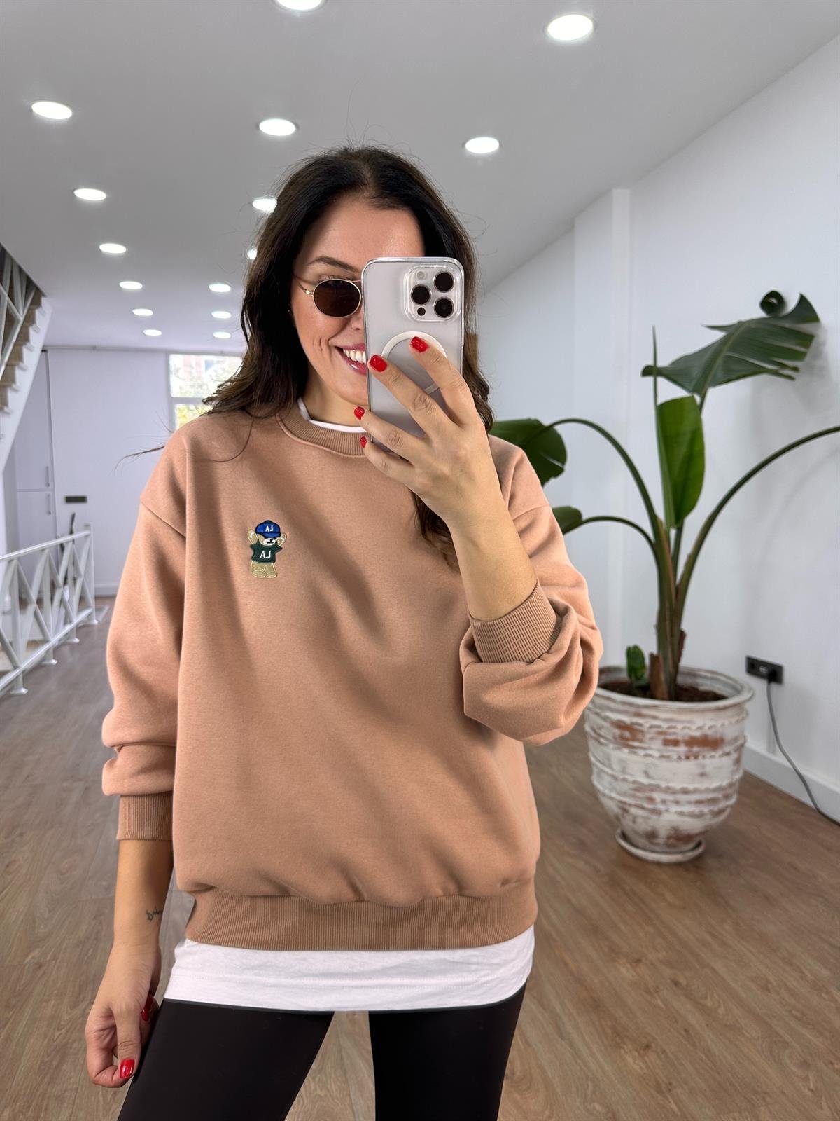 Teddy İşlemeli Şardonlu Swaetshirt - Sütlü Kahve