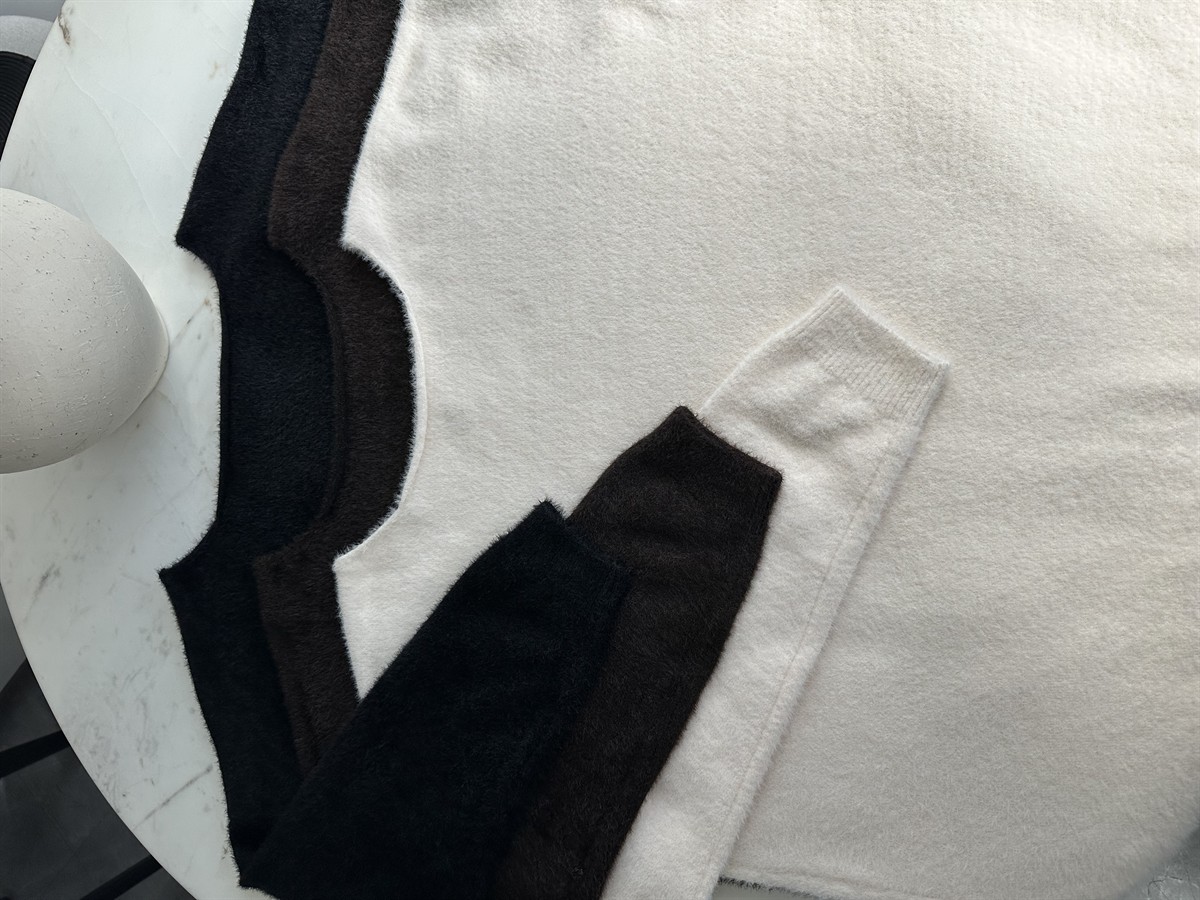 Tek Omzu Açık Yumoş Kazak - Ekru