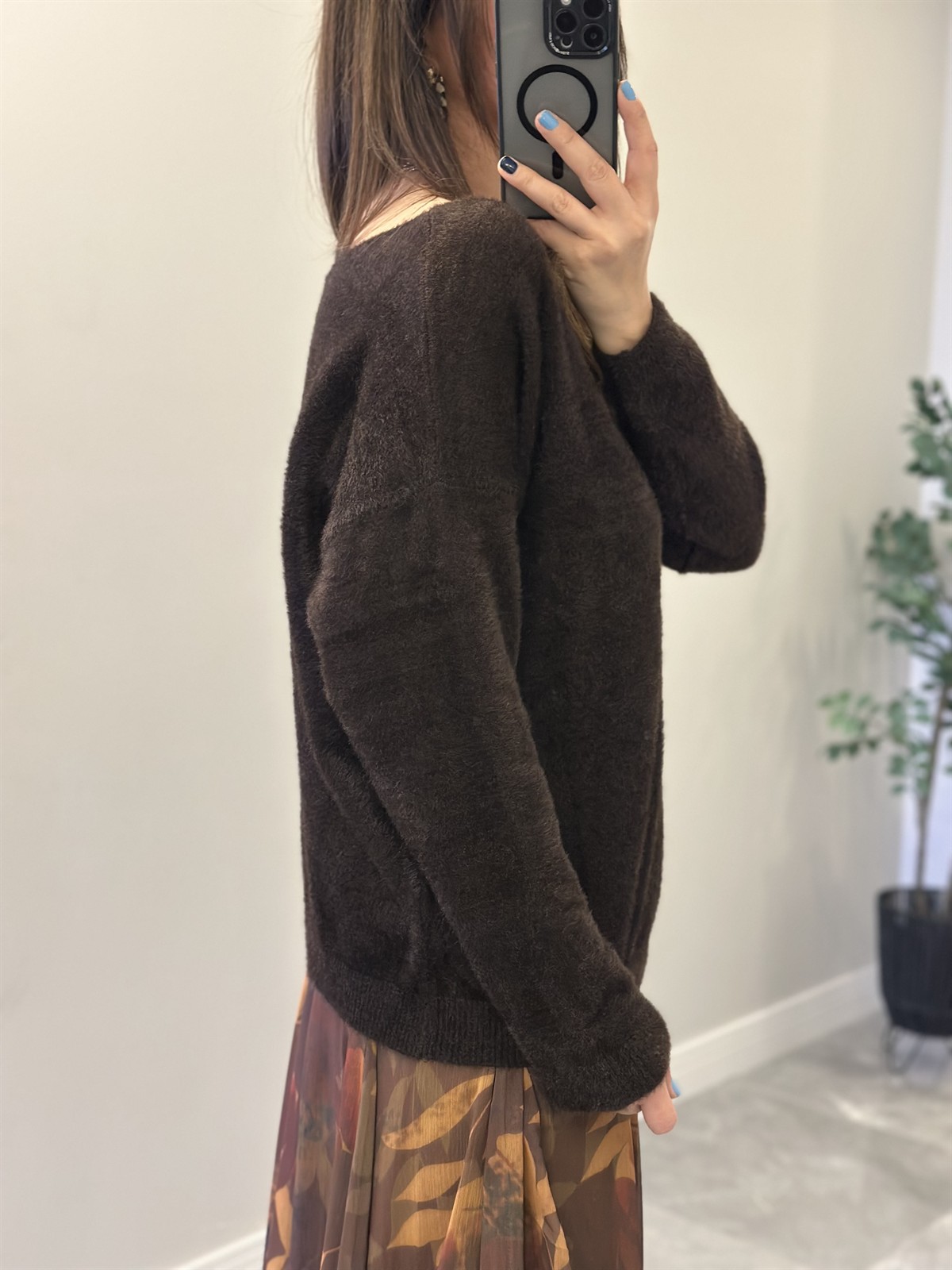 Tek Omzu Açık Yumoş Kazak - Kahverengi