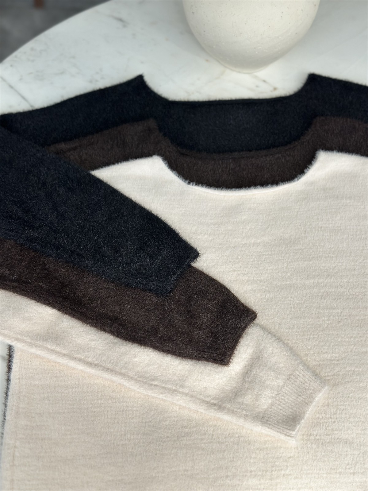 Tek Omzu Açık Yumoş Kazak - Siyah