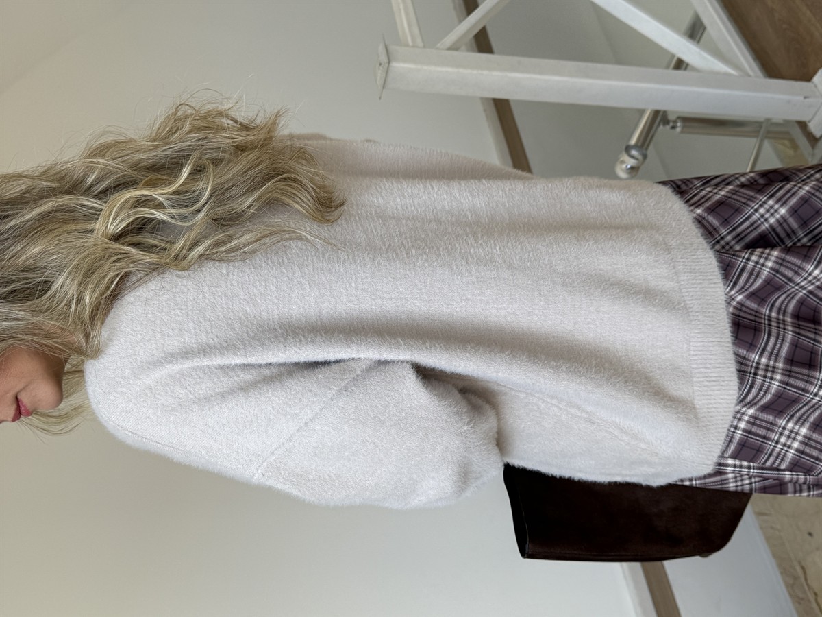 Tek Omzu Açık Yumoş Kazak - Taş