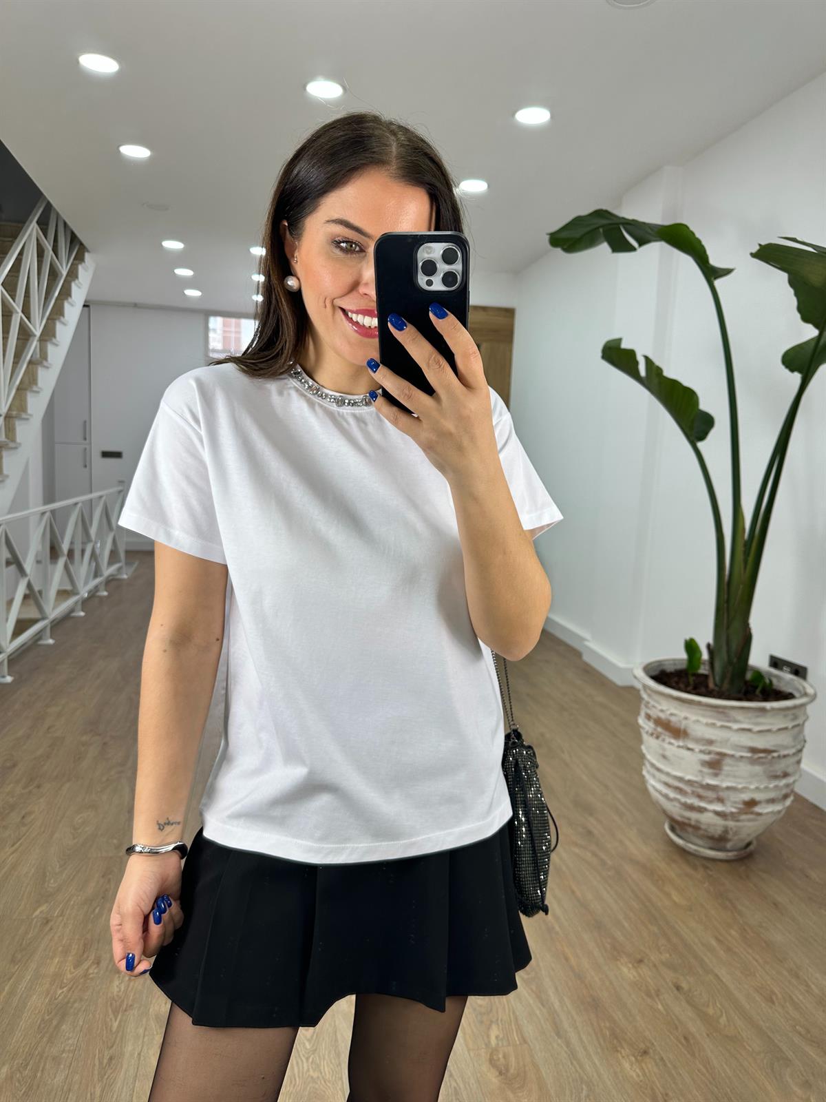 Tek Sıra Taşlı Basic Tişört