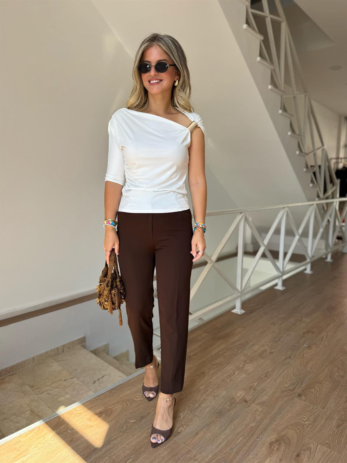 Toka Detaylı Tasarım Bluz - Ekru