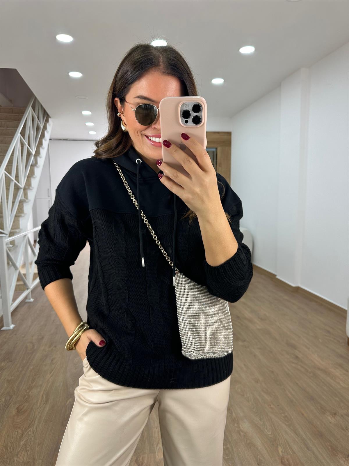 Triko Detaylı Kapüşonlu Sweatshirt-Siyah