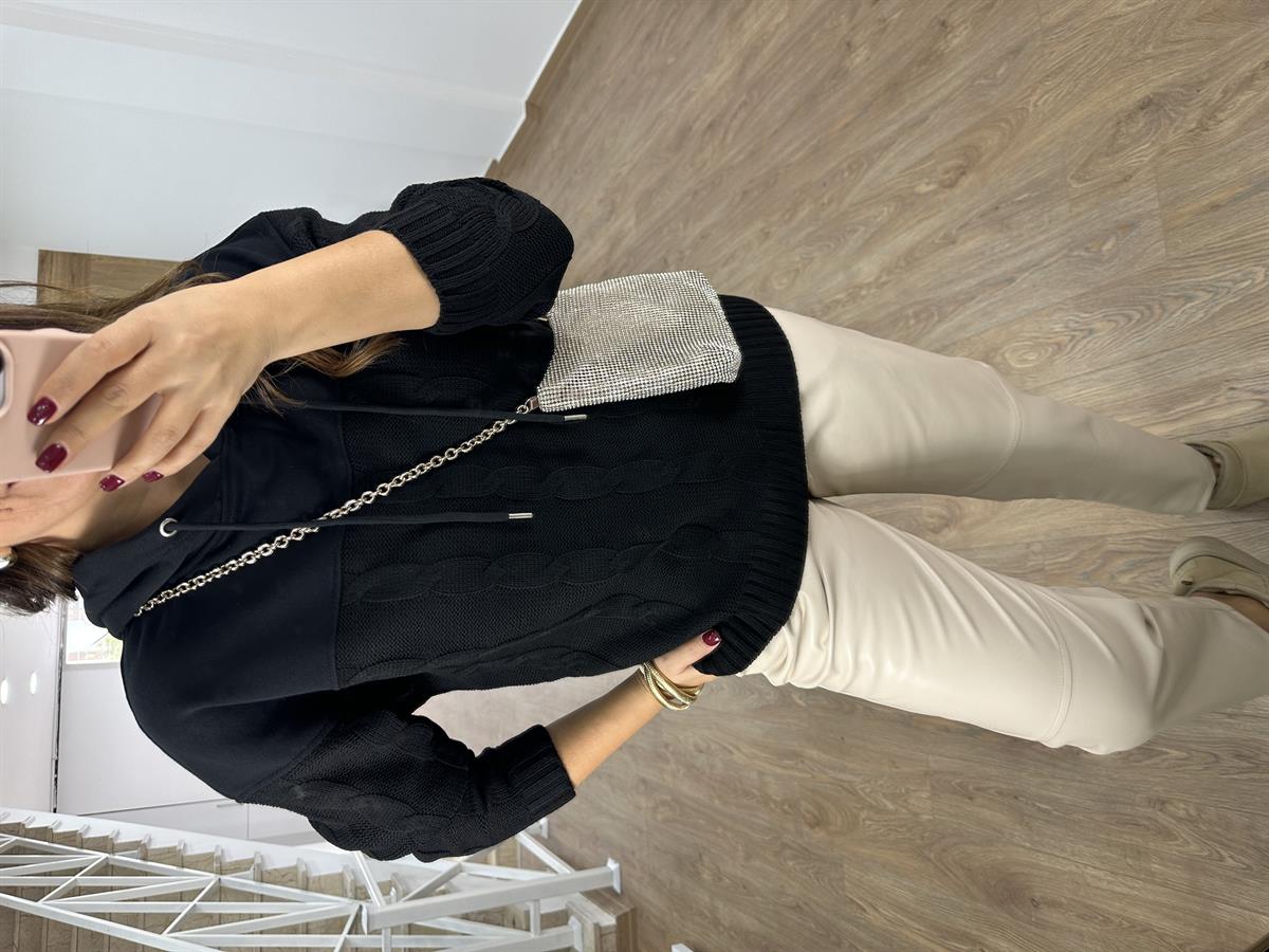 Triko Detaylı Kapüşonlu Sweatshirt-Siyah