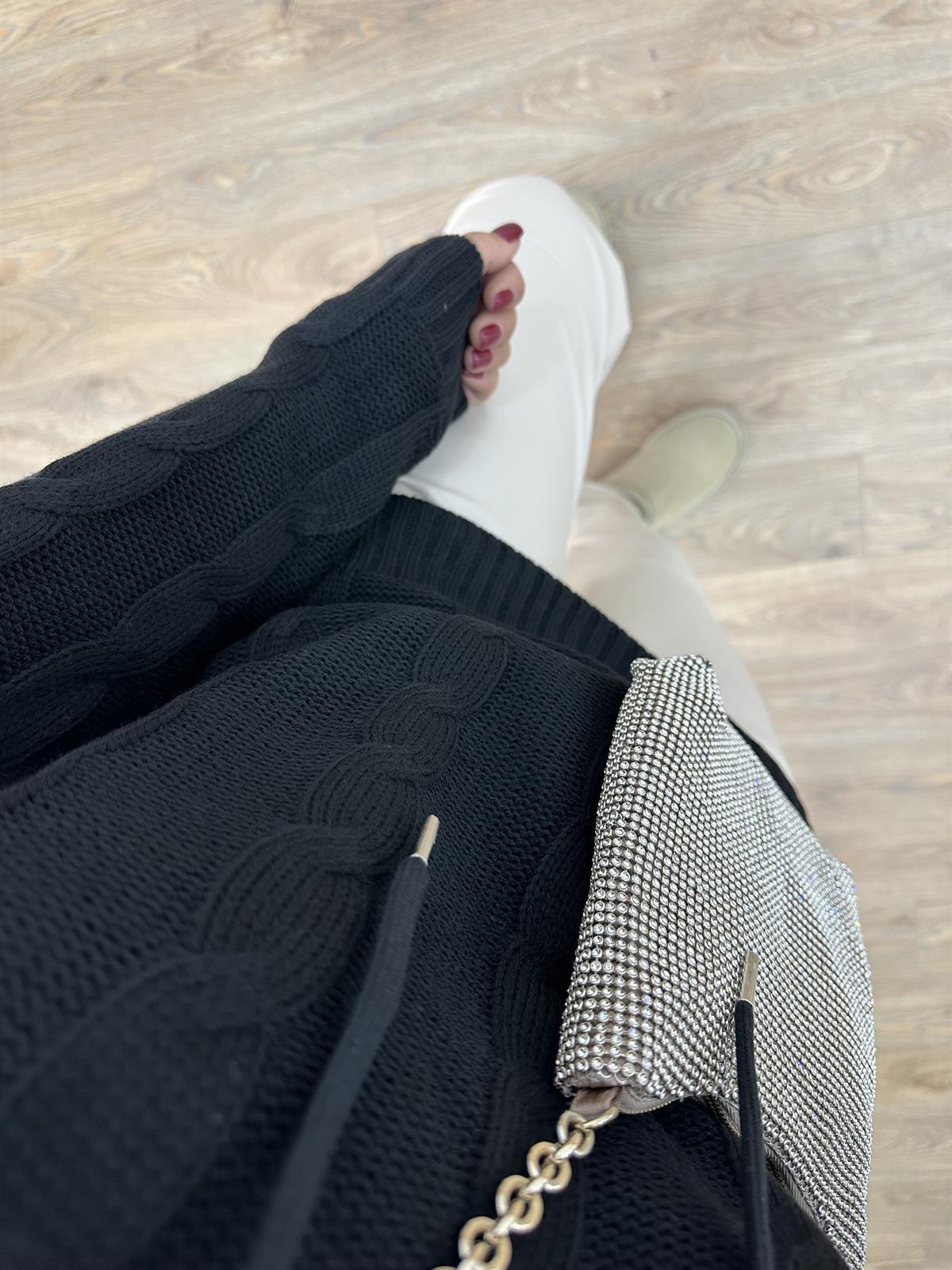 Triko Detaylı Kapüşonlu Sweatshirt-Siyah