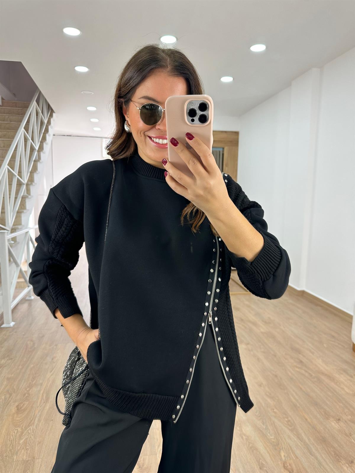 Triko Garnili Fermuar Detaylı İçerisi Şardonlu Sweatshirt-Siyah