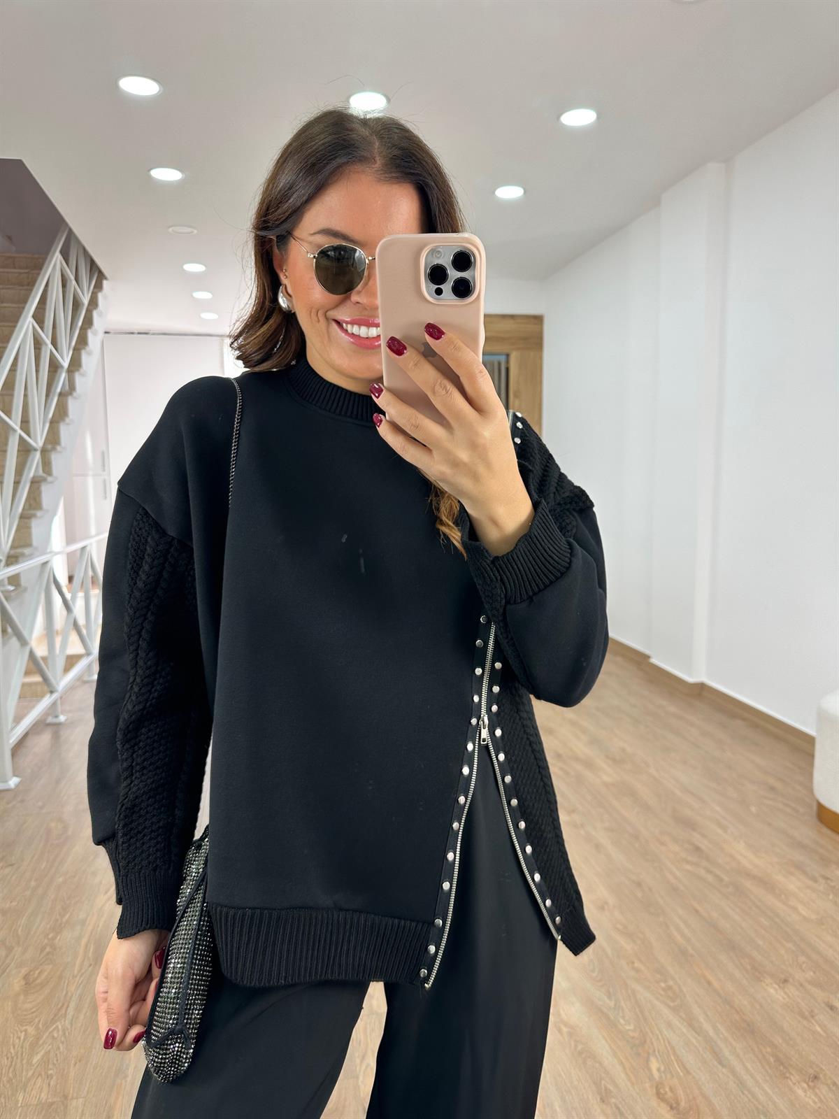 Triko Garnili Fermuar Detaylı İçerisi Şardonlu Sweatshirt-Siyah