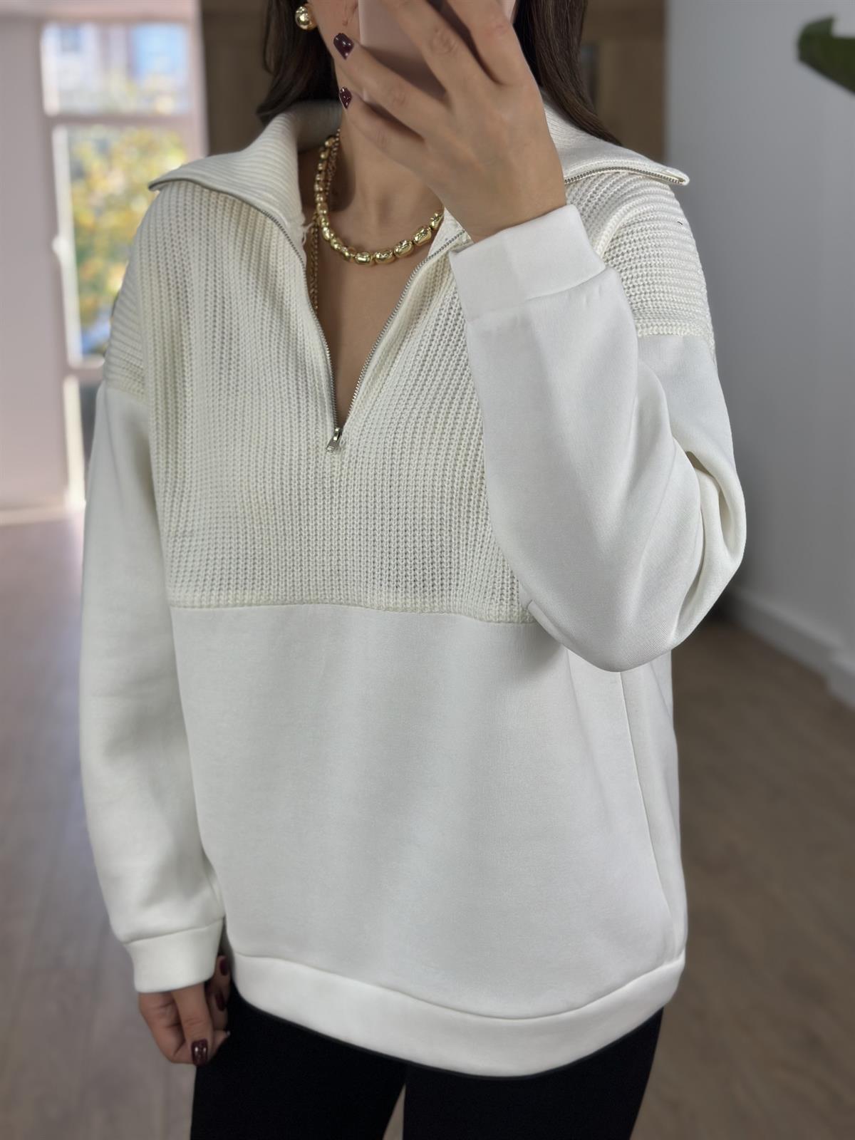 Triko Garnili Yakası Fermuarlı Sweatshirt-Beyaz