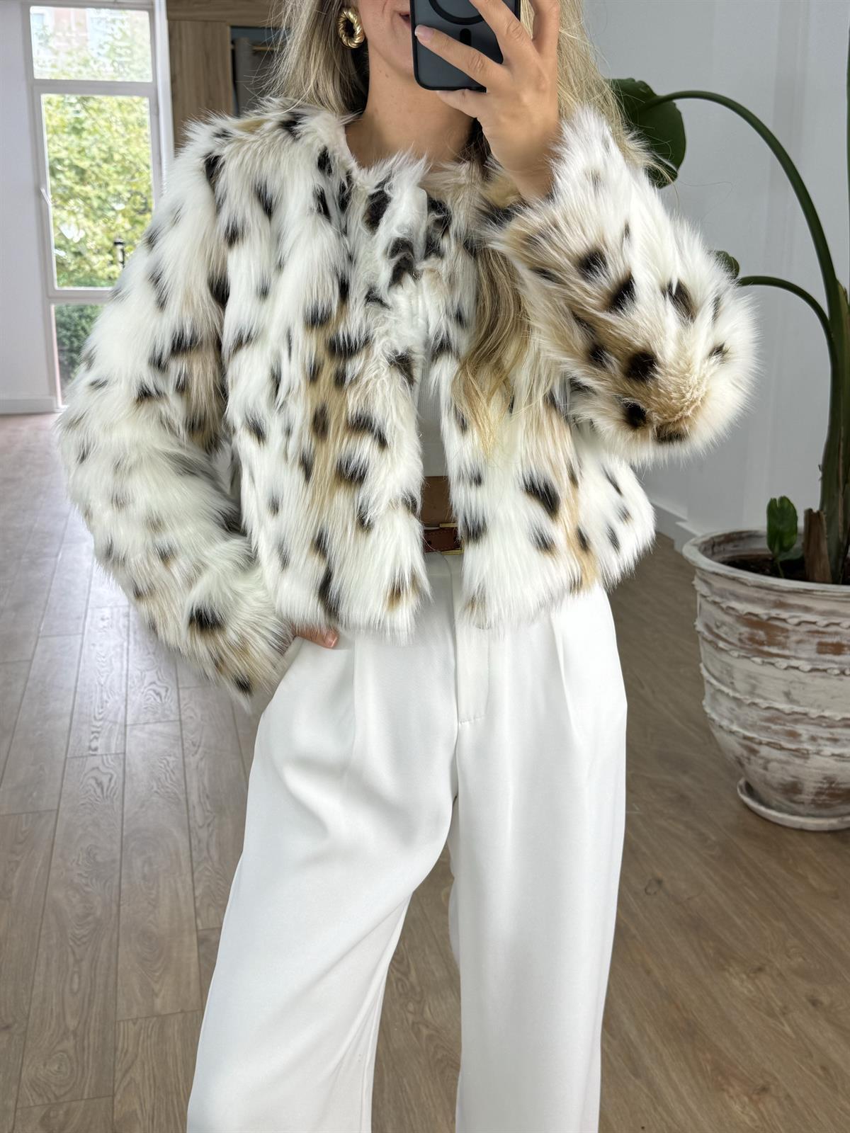 Tüylü Leopar Kürk