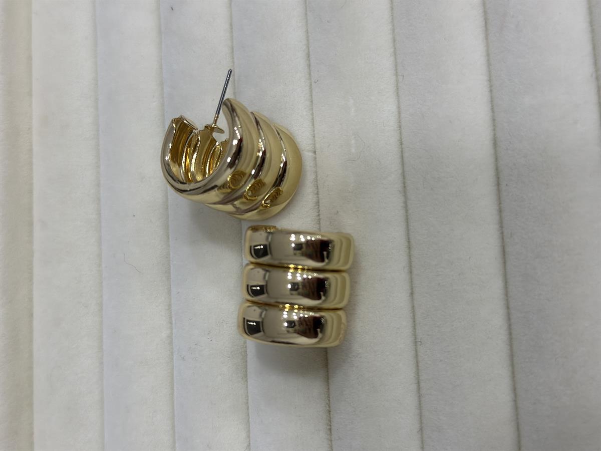 Üç sıra gold halka küpe