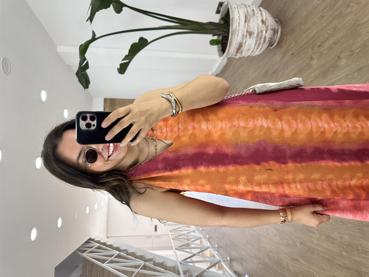 V Yaka Batik Desenli Elbise